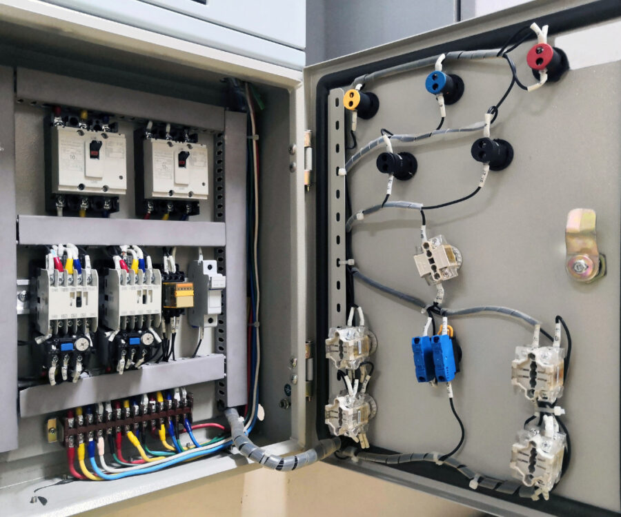 ARMADO DE TABLEROS ELÉCTRICOS
